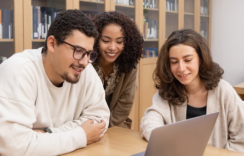 curso-informativo-sin-costo-licenciatura-centroeleia-img-apoyo